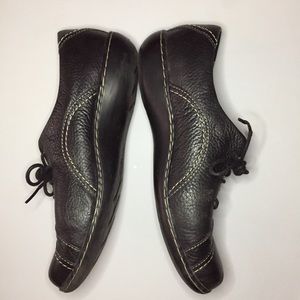 clarks womens tie shoes